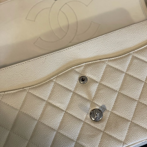 Chanel double flap jumbo caviar leather bag - Picture 7 of 9